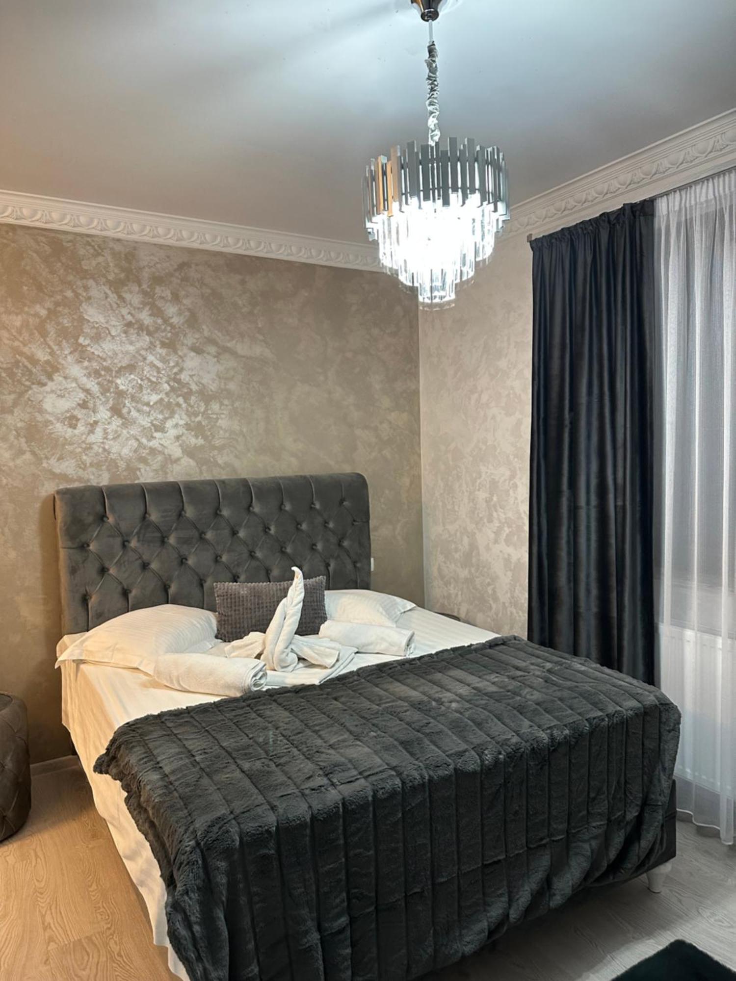 Apartament Simoni プロイェシュティ エクステリア 写真
