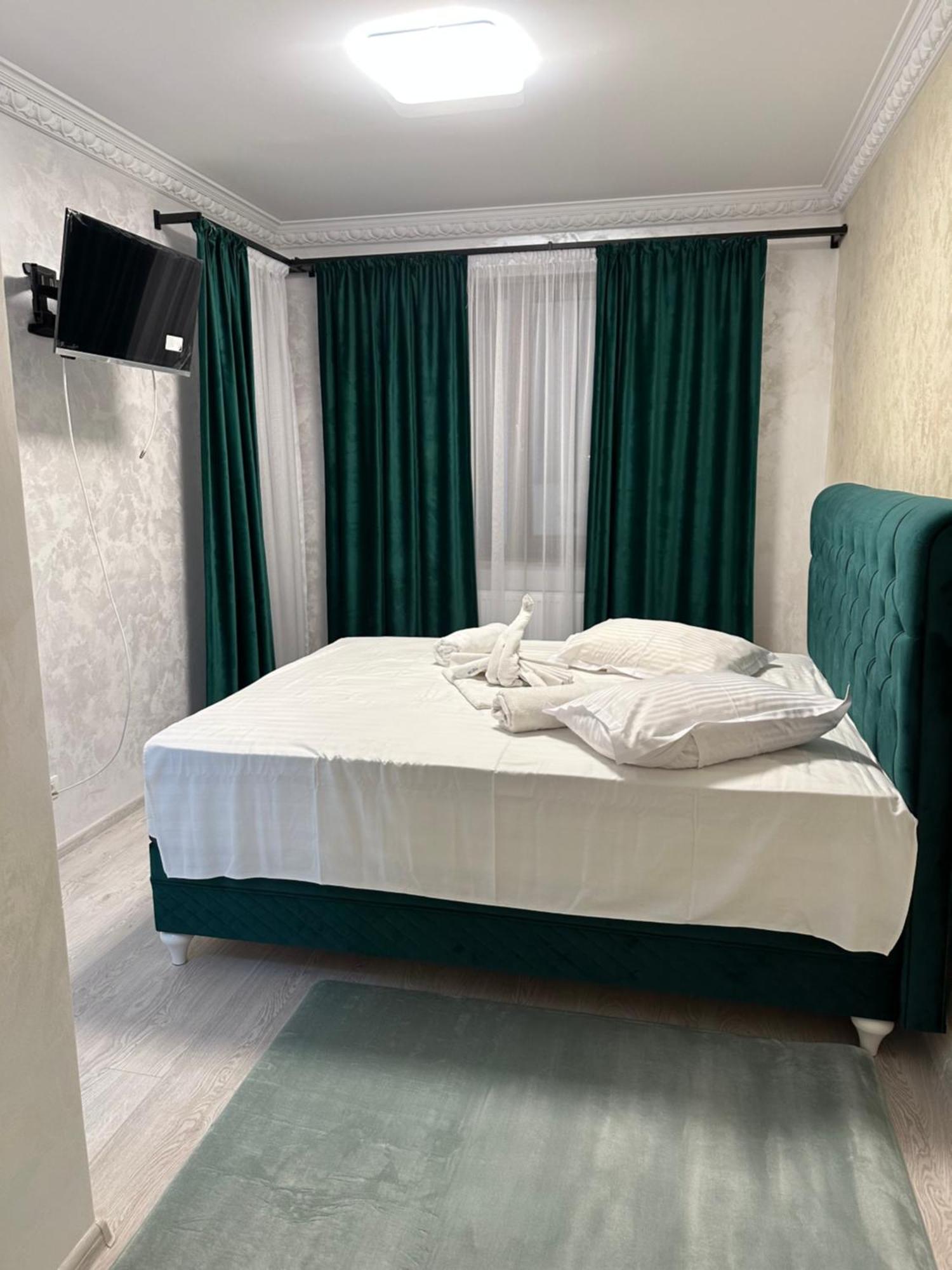 Apartament Simoni プロイェシュティ エクステリア 写真