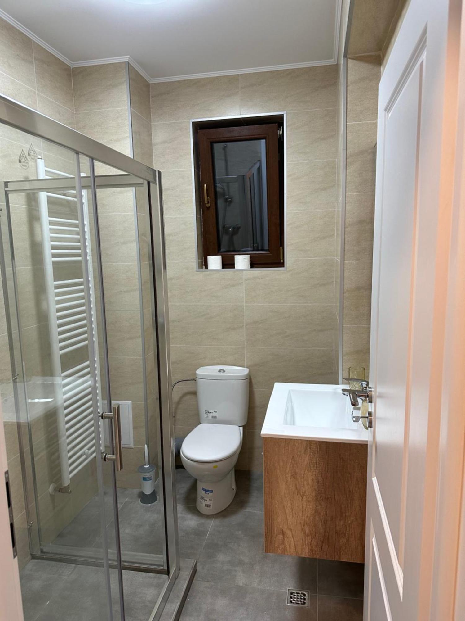 Apartament Simoni プロイェシュティ エクステリア 写真