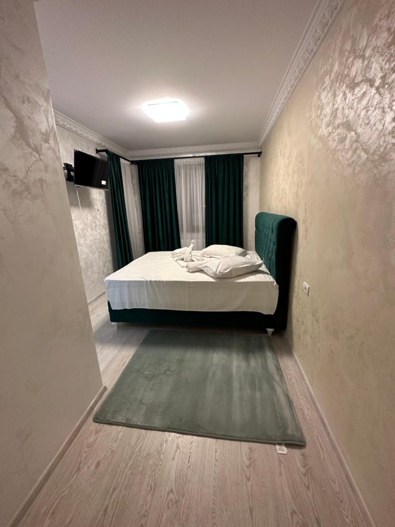 Apartament Simoni プロイェシュティ エクステリア 写真