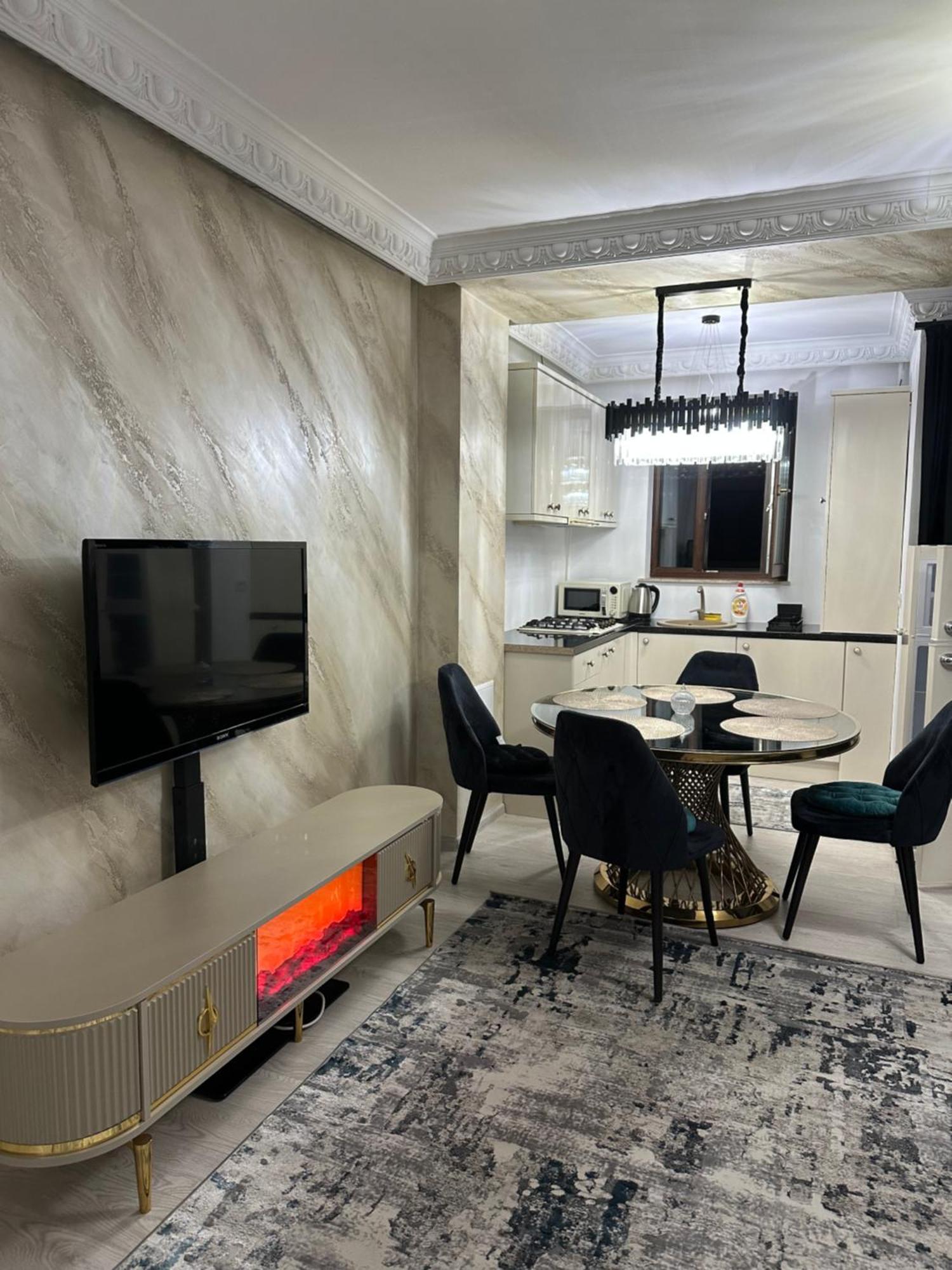 Apartament Simoni プロイェシュティ エクステリア 写真