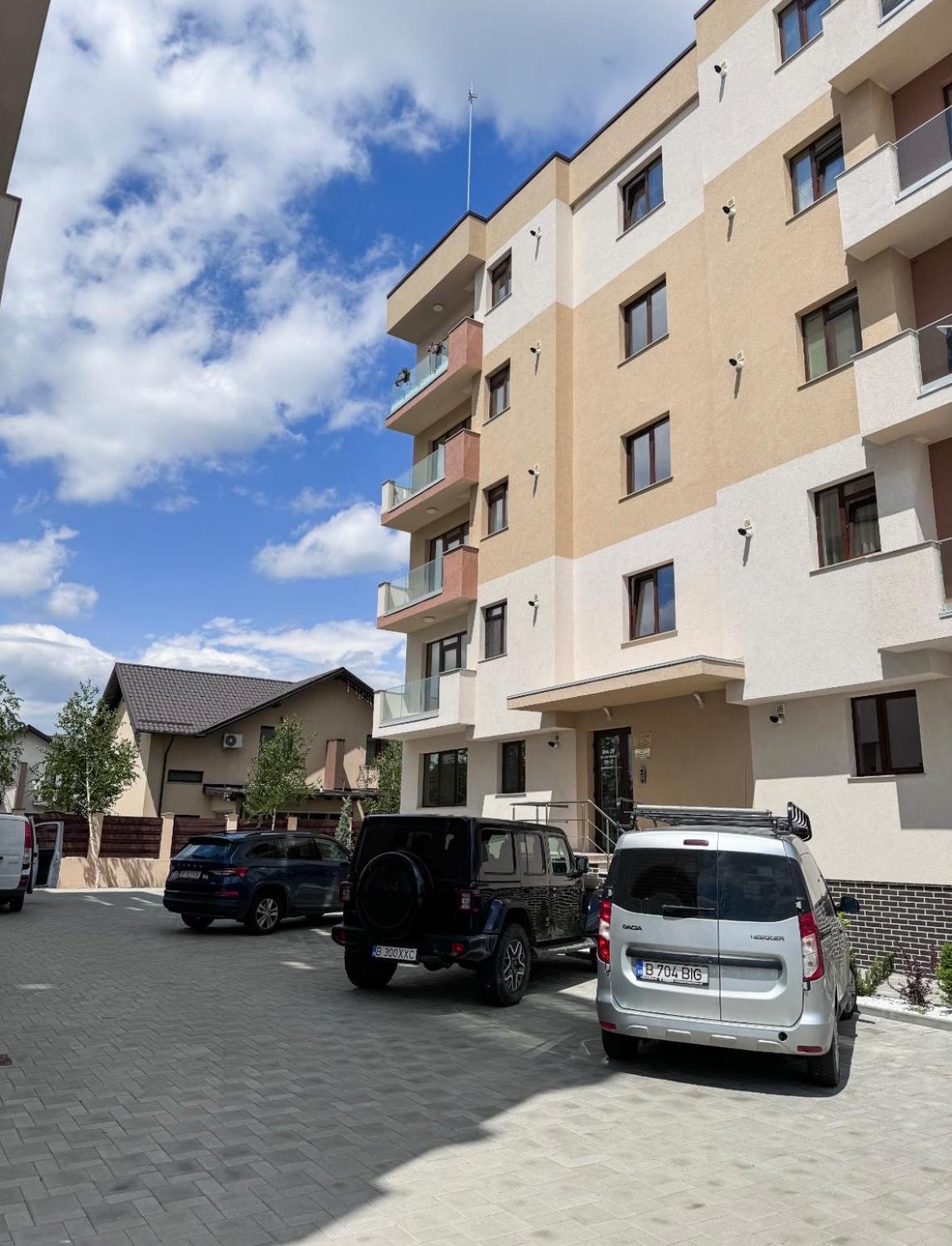 Apartament Simoni プロイェシュティ エクステリア 写真