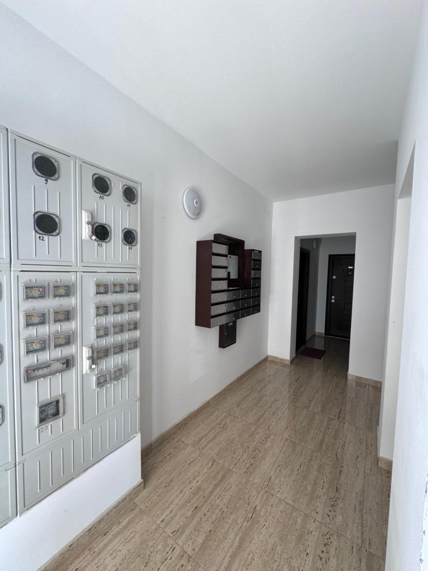 Apartament Simoni プロイェシュティ エクステリア 写真