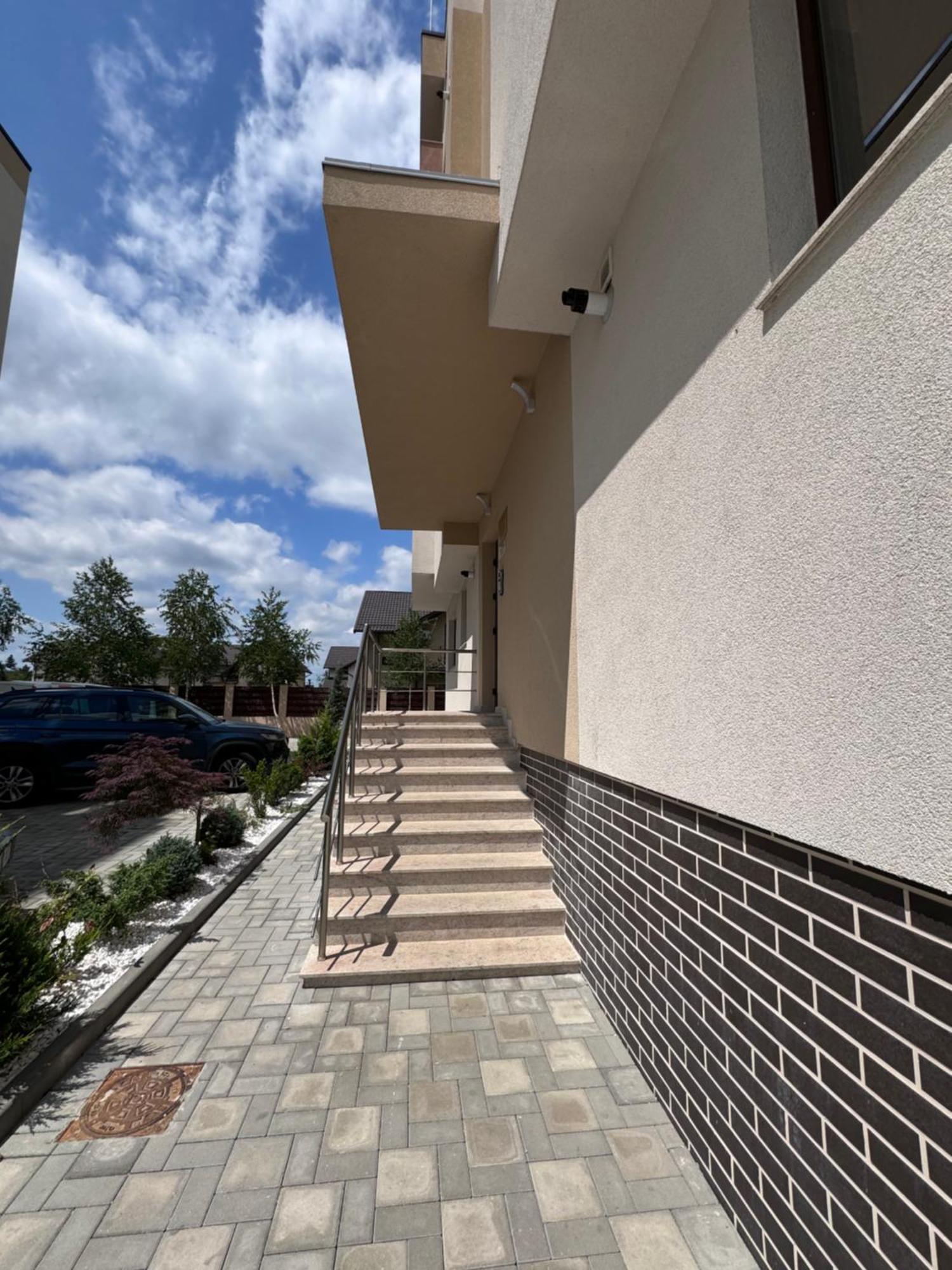 Apartament Simoni プロイェシュティ エクステリア 写真